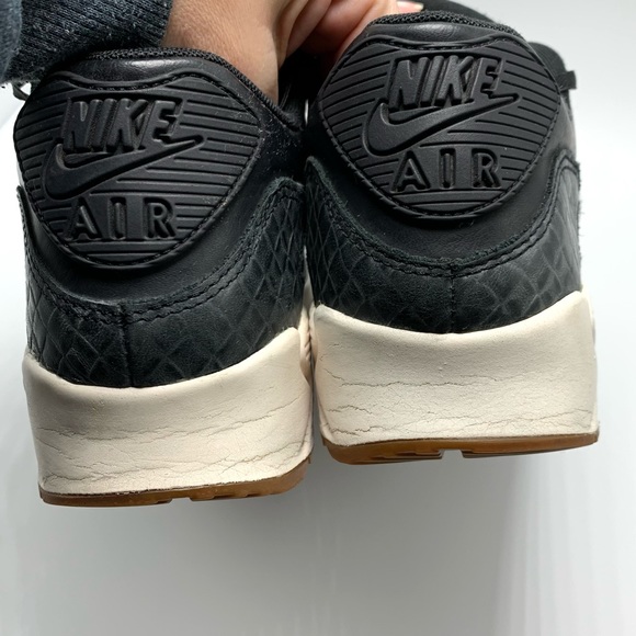 Women’s Nike Air Max 90 SE - Picture 6 of 13